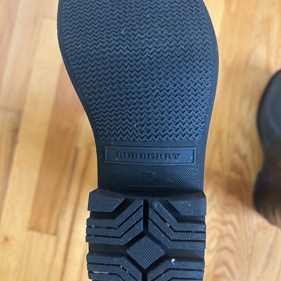 Burberry rain boots - Picture 7 of 7